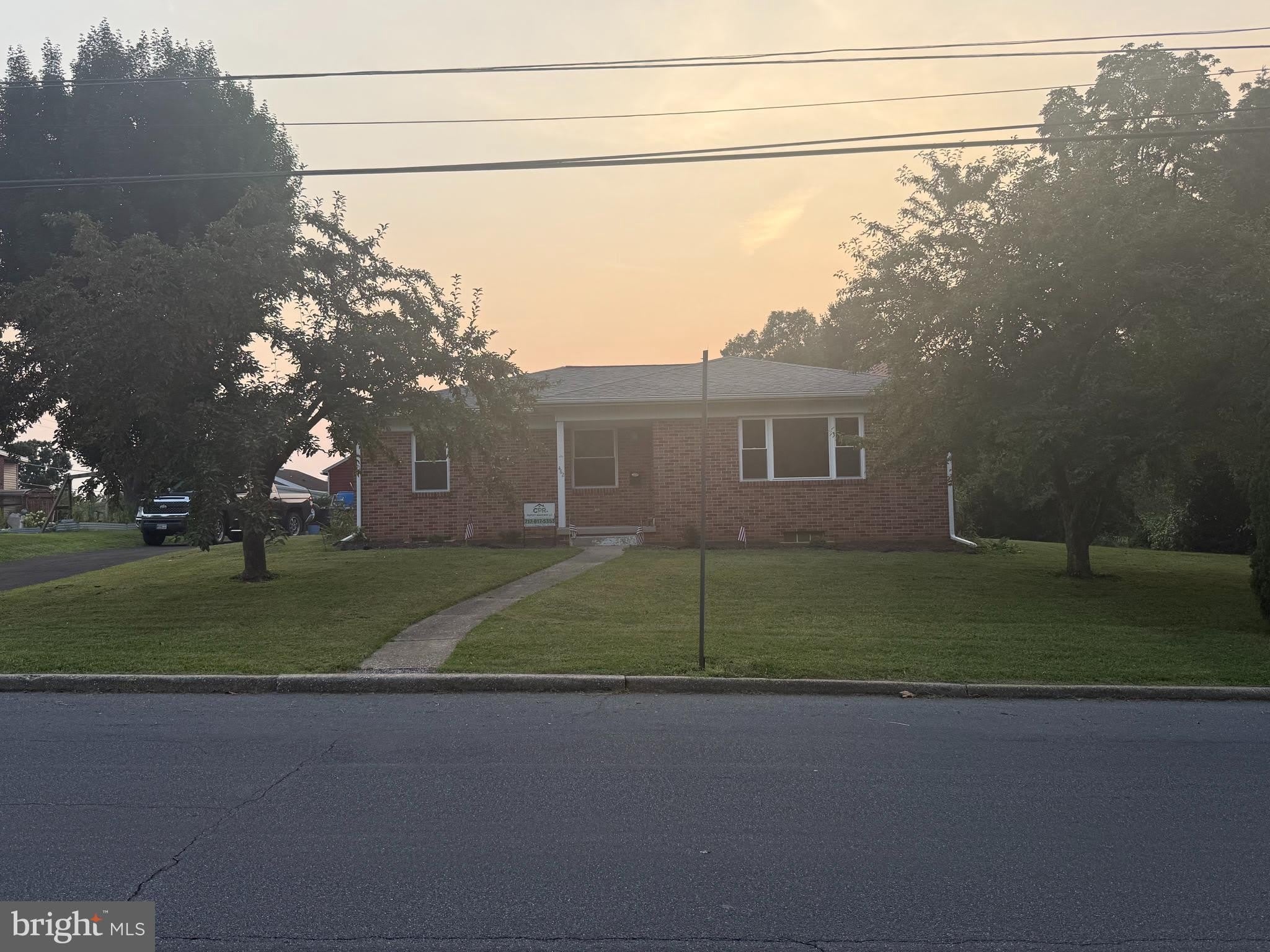 462 N PLEASANT Avenue – photo 1 of 20