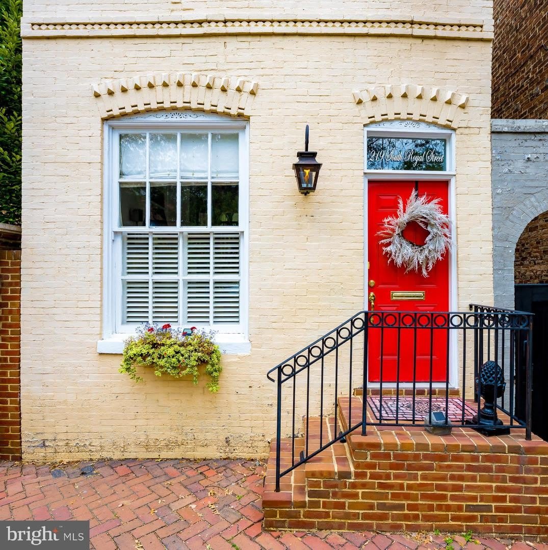 219 S ROYAL ST – photo 1