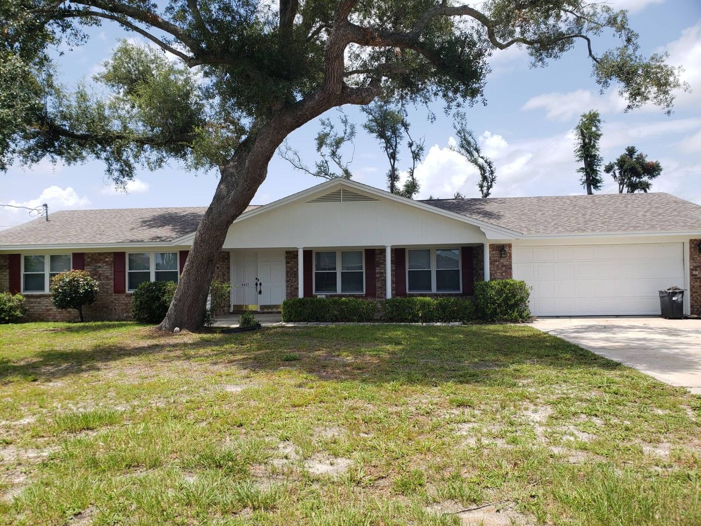 Charming 3Bed 2Bath Brick Home W Bonus Office Space Upgraded Comfort Near Martin Lake 1 2 Off Security Deposit For A D Military – photo 1 of 23