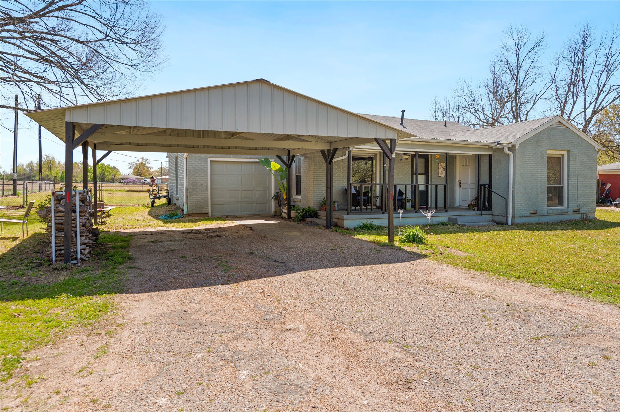 813 N Winnsboro Street – photo 1 of 15