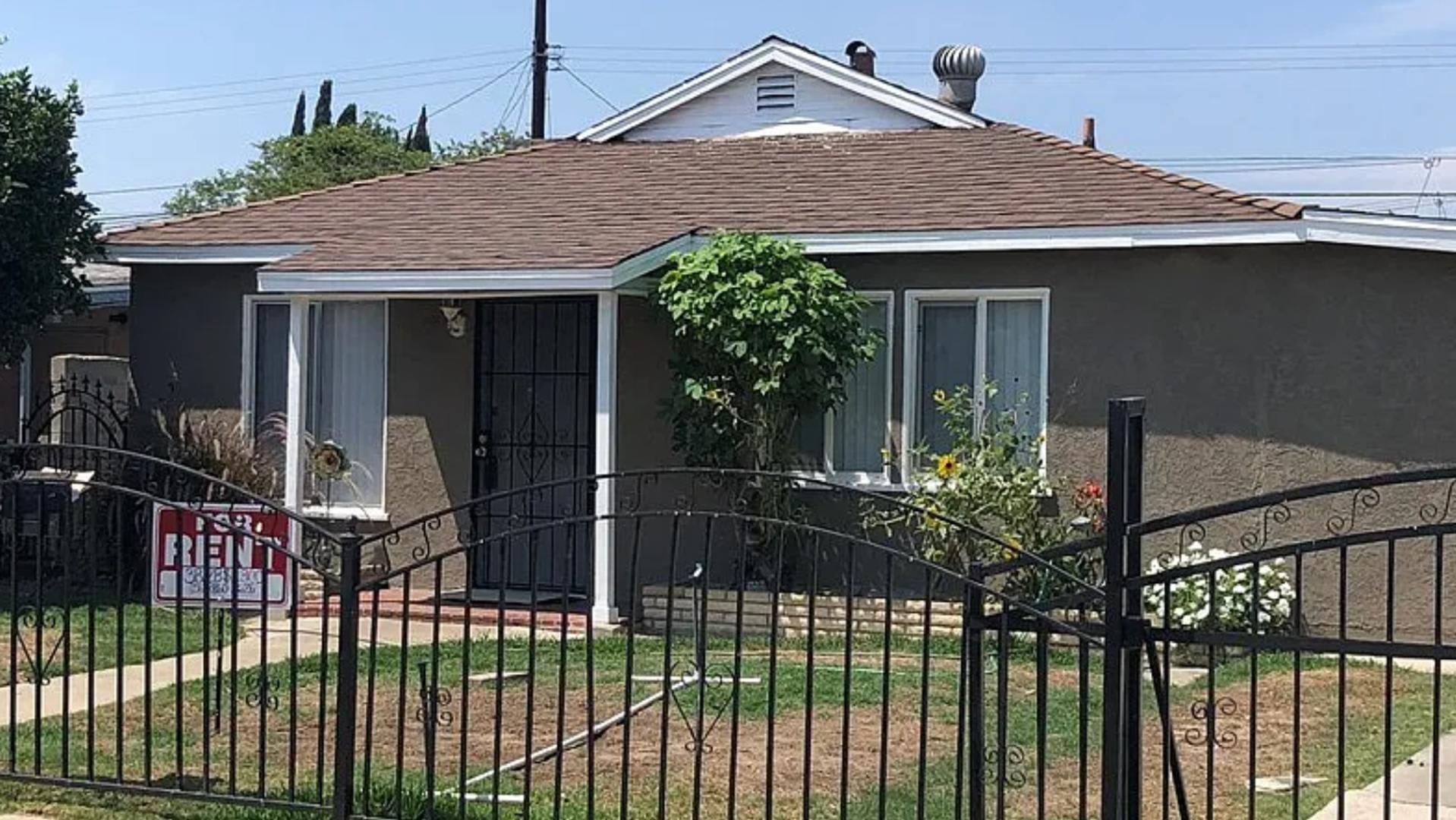 BEAUTIFUL 3 BED 2 BATH HOUSE – photo 1 of 109