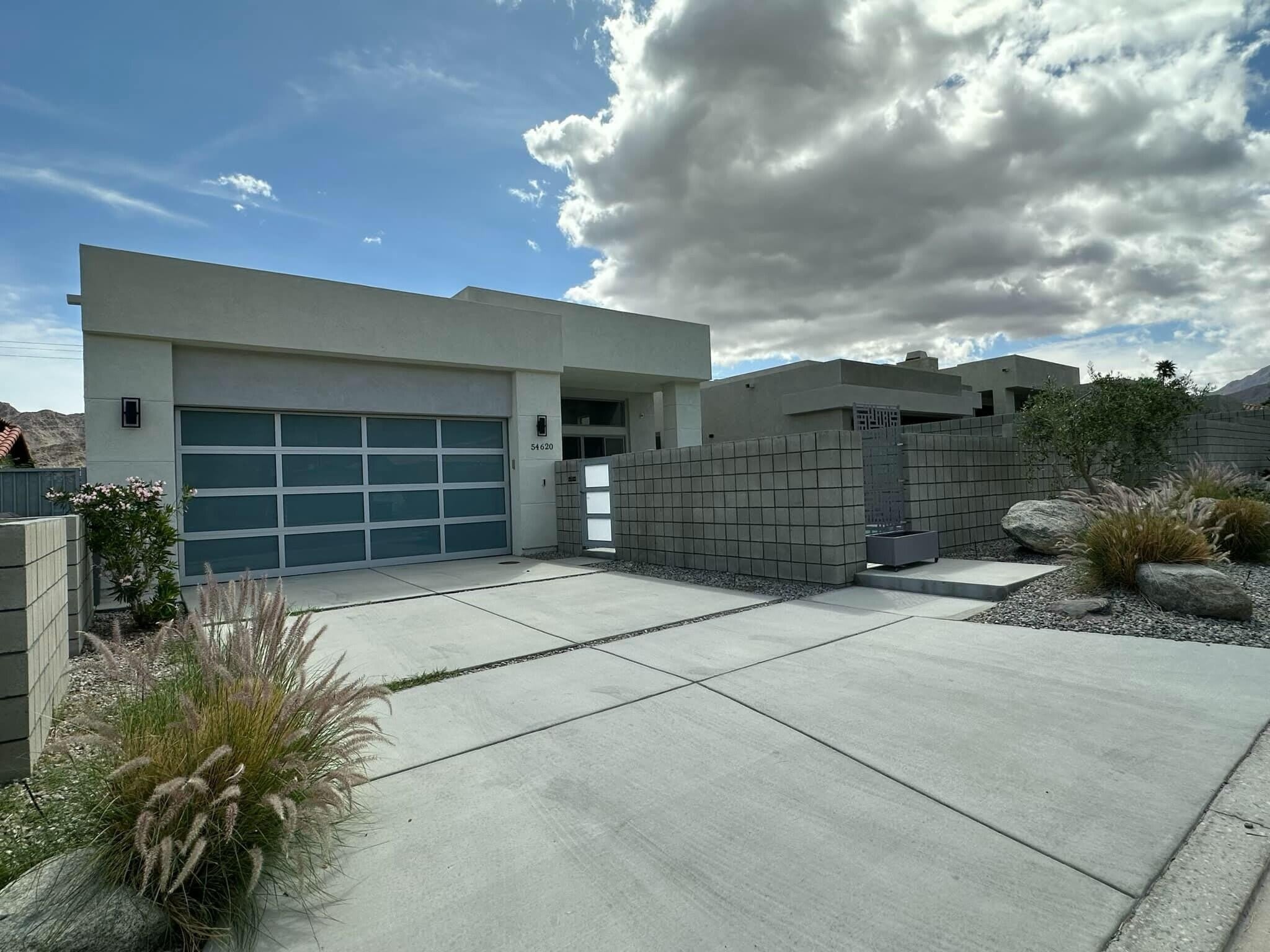 54620 Avenida Juarez – photo 1