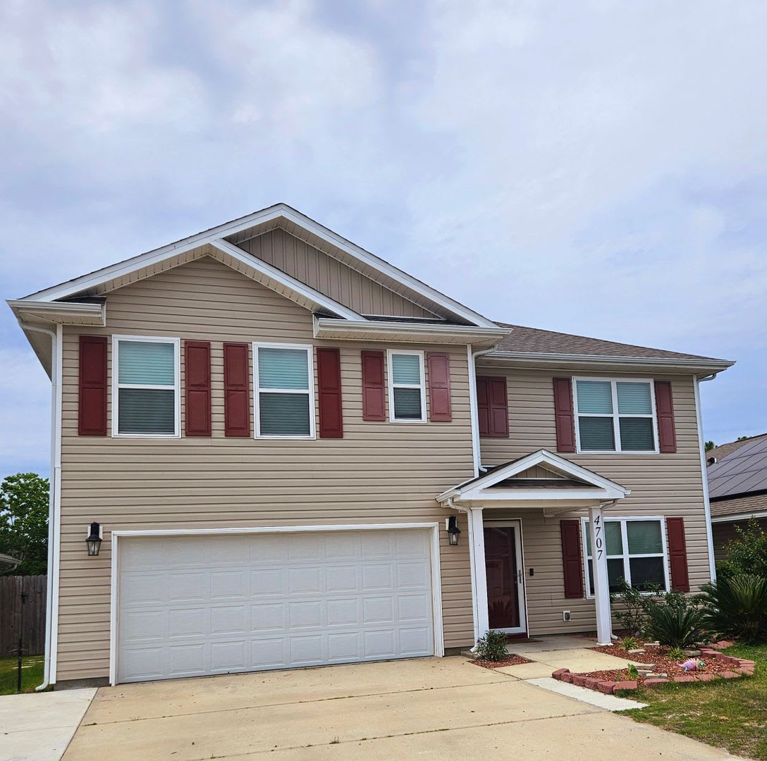 Spacious 5Bed/3Ba Home w/Private Pool! – photo 1