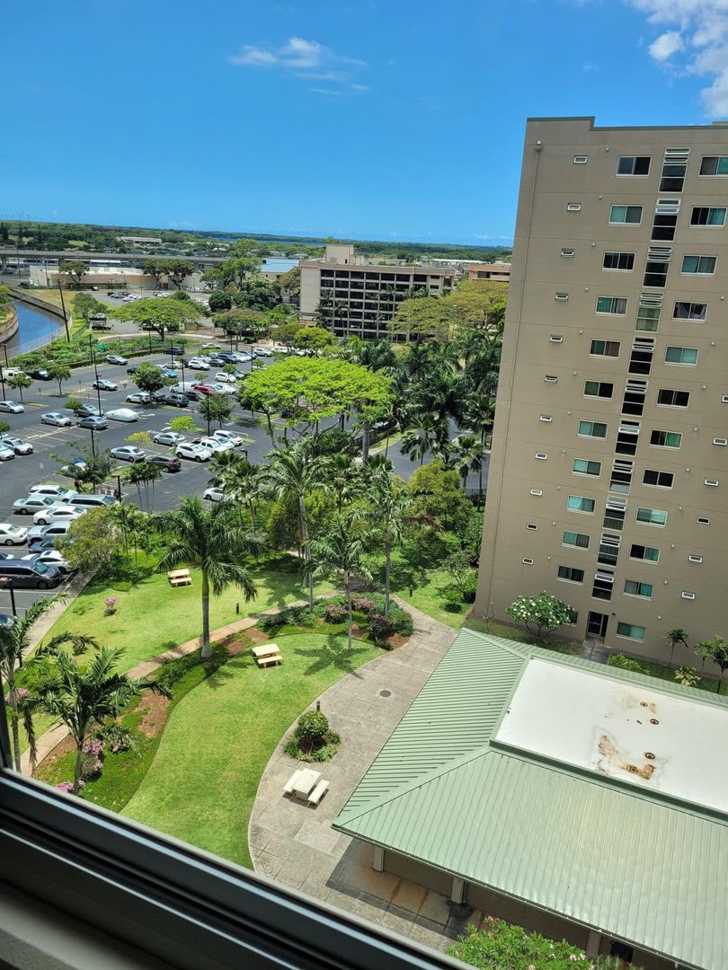 2 Bed / 1 Bath / 1 Parking in Plantation Town Apartments in Waipahu – photo 1 of 25