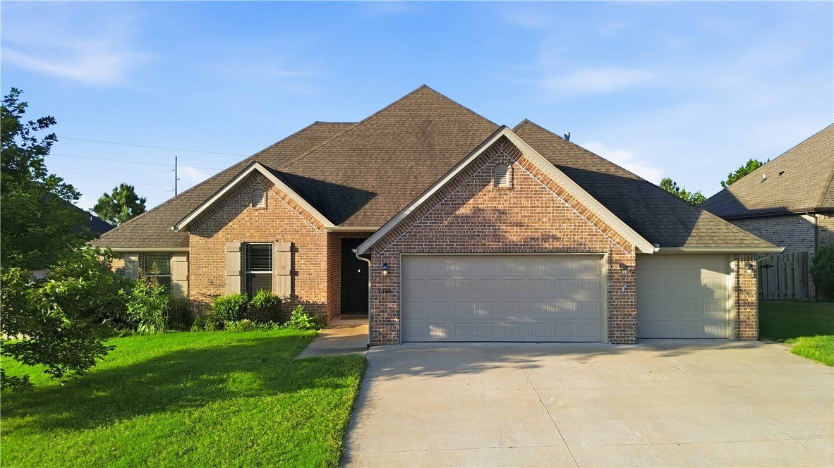 1340 Sweetbriar Circle – photo 1