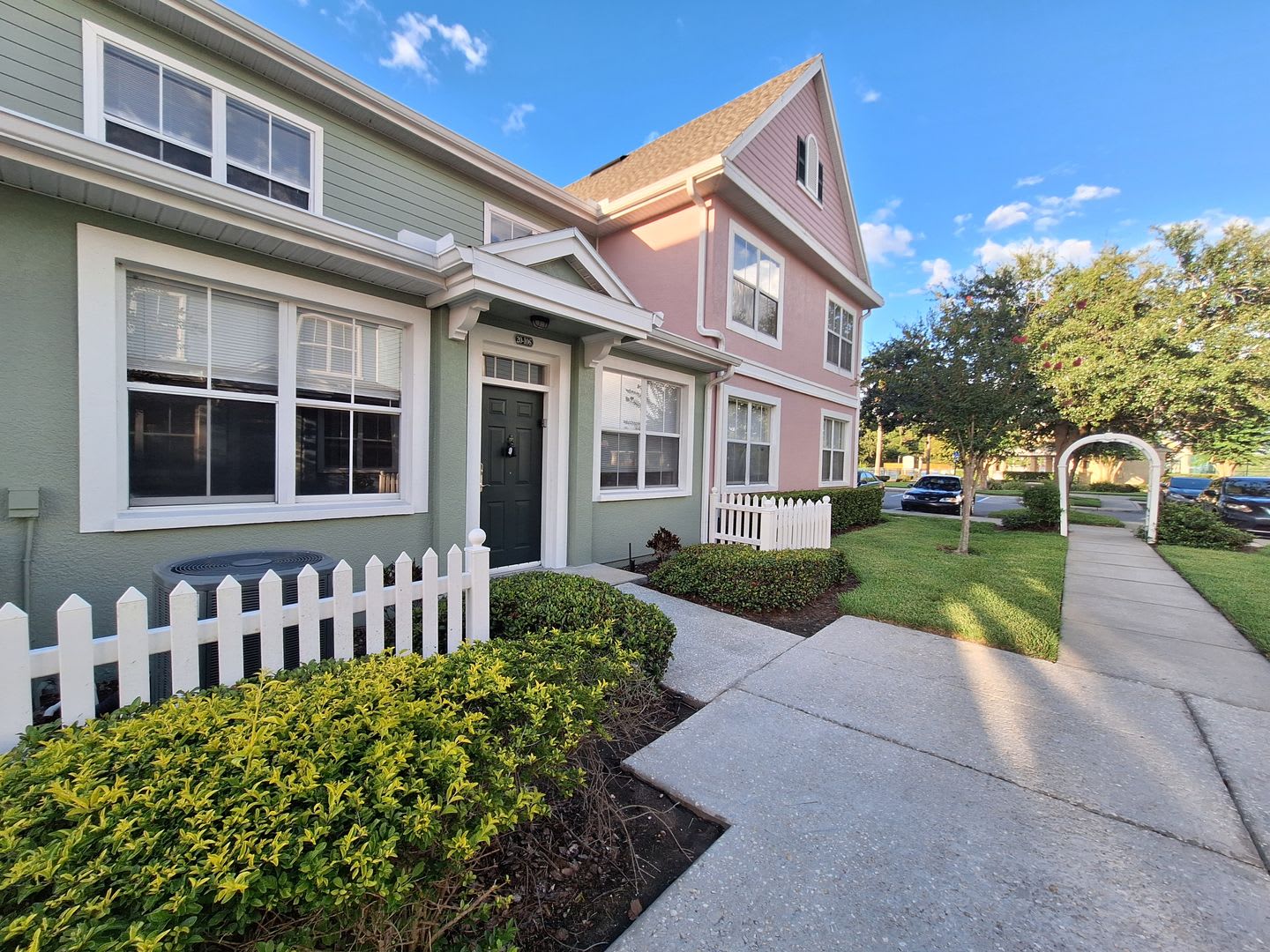 Charming 3 Bed, 2 Bath Townhome in Gated Venetian Bay – Prime Kissimmee Location! GREAT AMENITIES!!! – photo 1