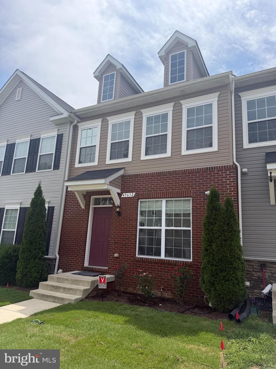 45632 BETHFIELD Way – photo 1 of 4