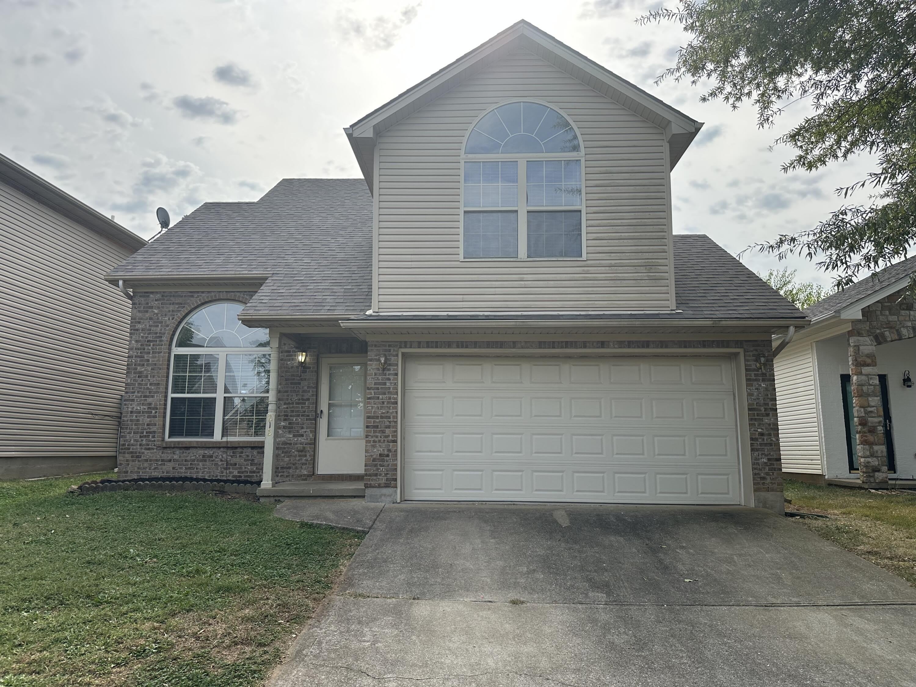 212 White Oak Trace – photo 1