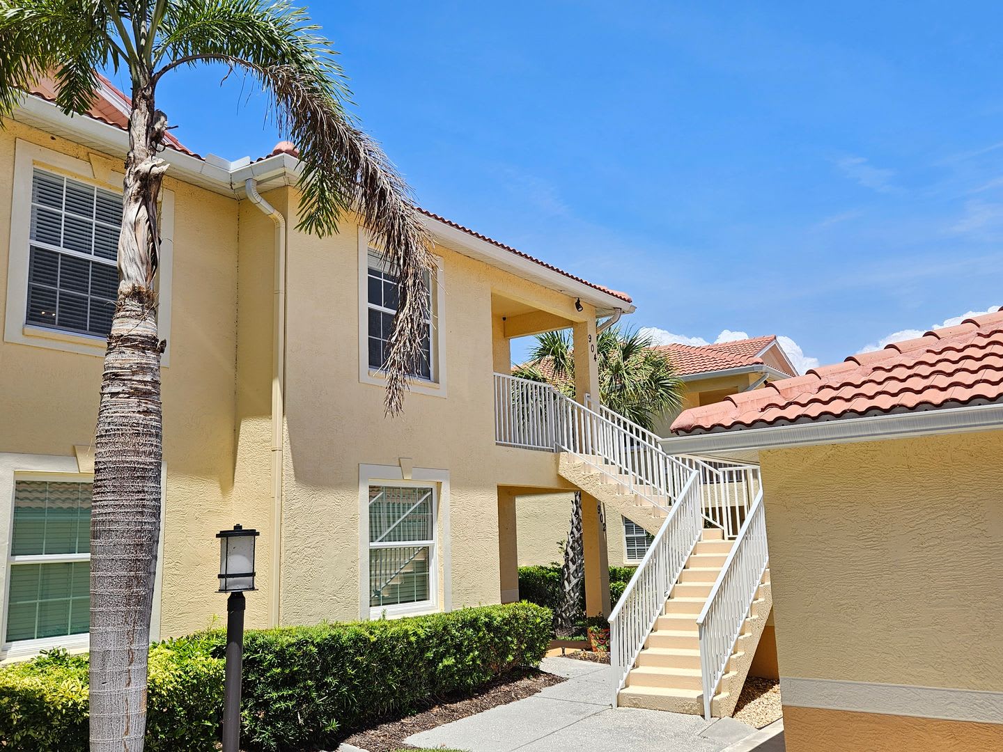 Annual Unfurnished 3 Bedroom 2 Bathroom Second Floor Condo in Casa Del Lago! – photo 1