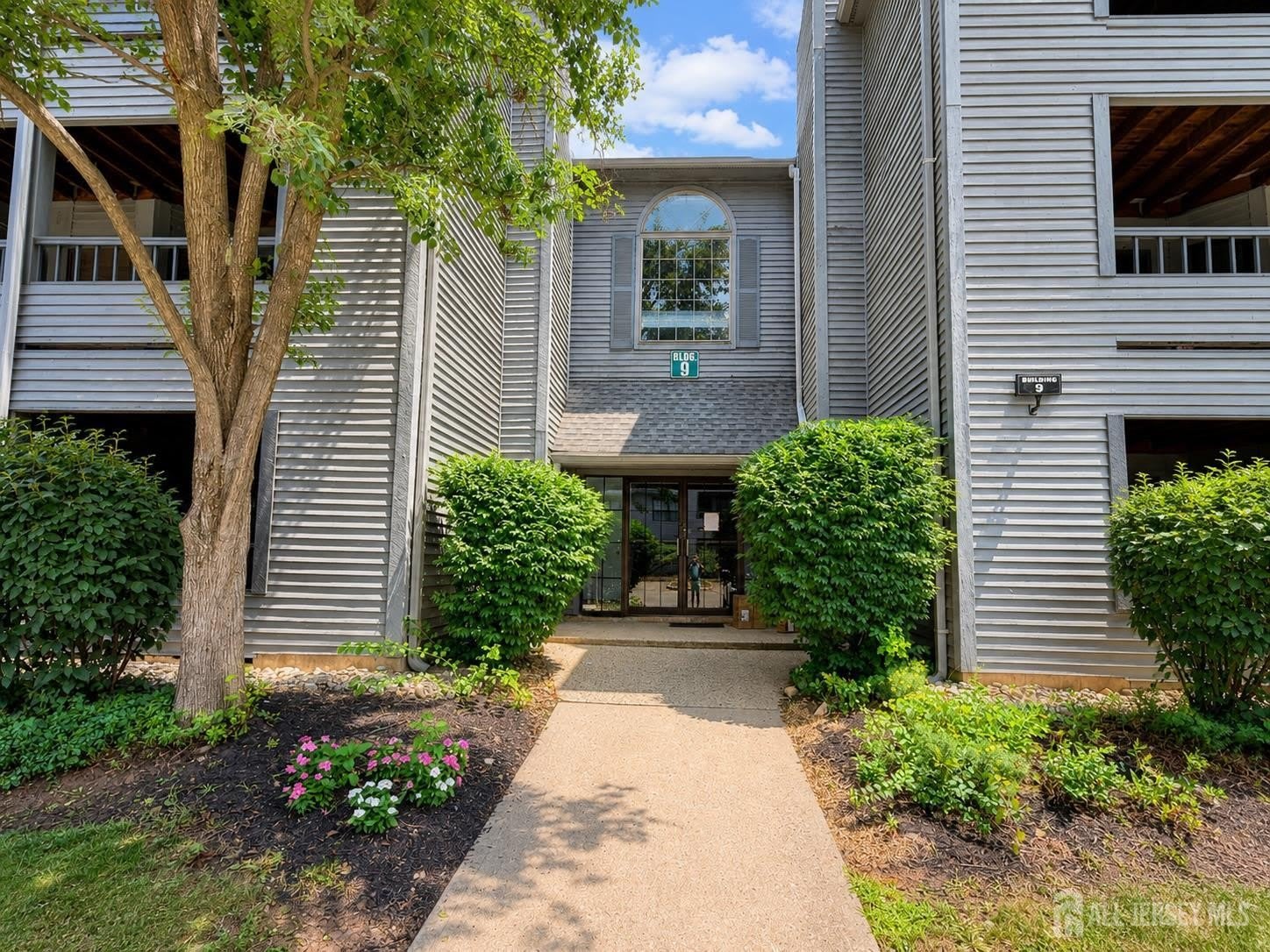 903 Woodhaven Drive – photo 1 of 18