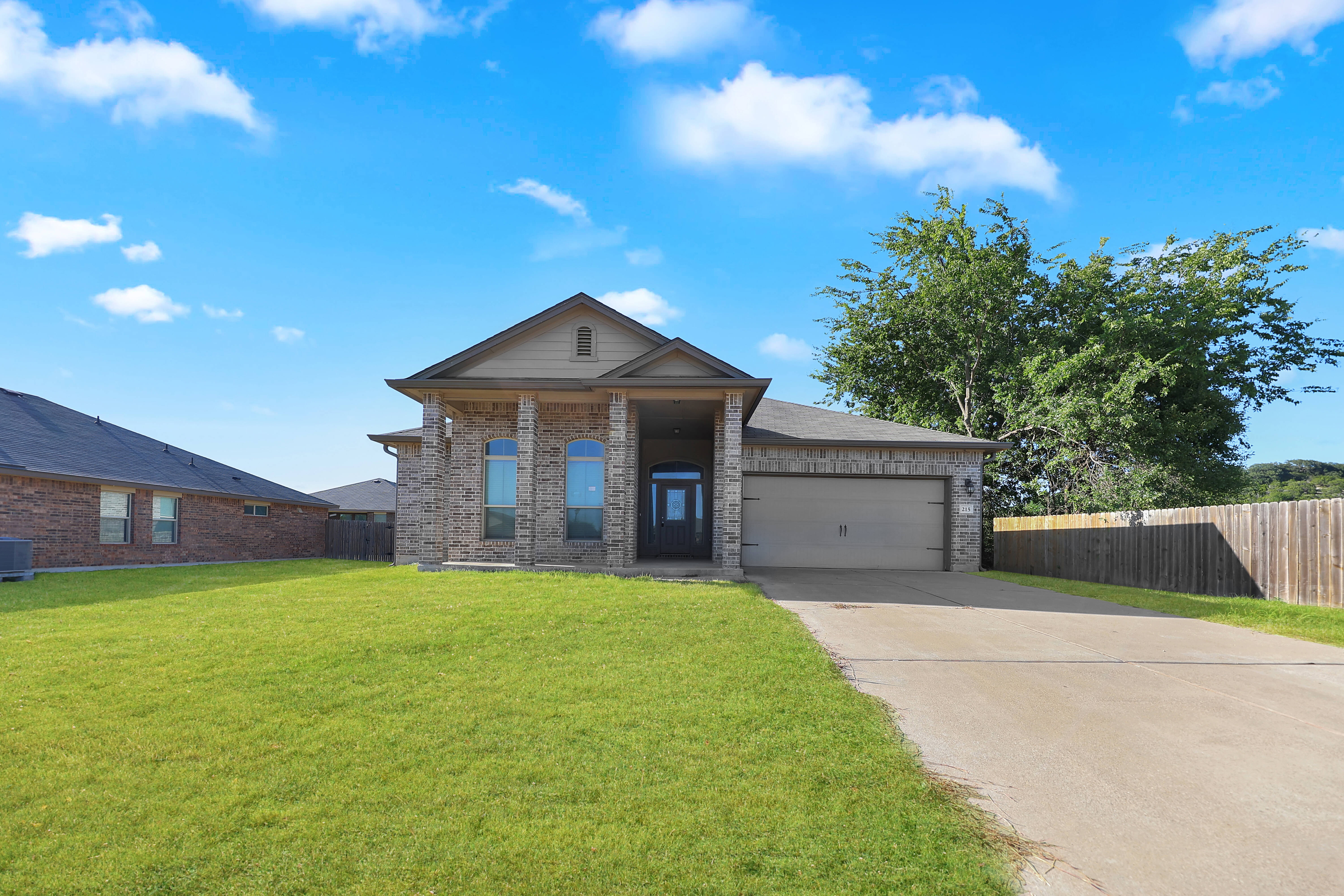 215 Danielle Dr – photo 1 of 26