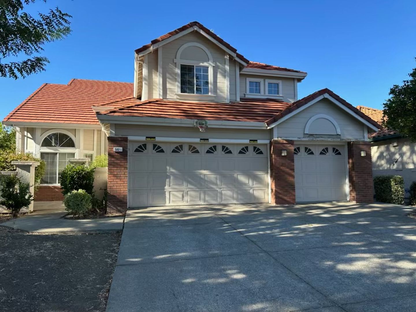 Ideal Antioch 4 Bedrooms And 3 Bathrooms New Laminate Flooring On Main Level And New Interior Paint – photo 1 of 160