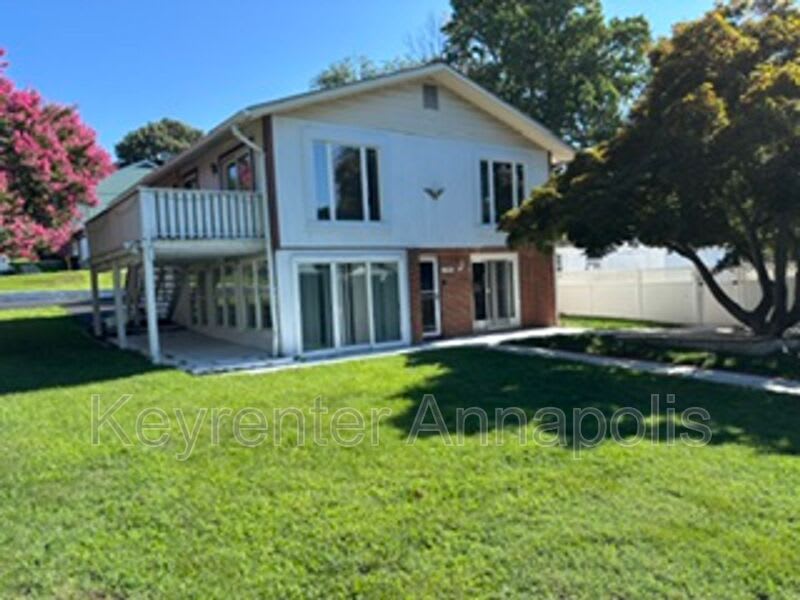 1185 Bayview Vista – photo 1 of 10