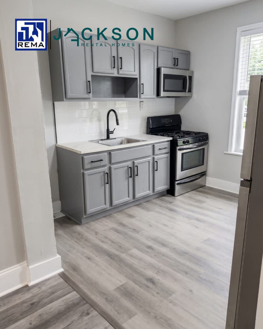 5030 Summer St. – photo 1