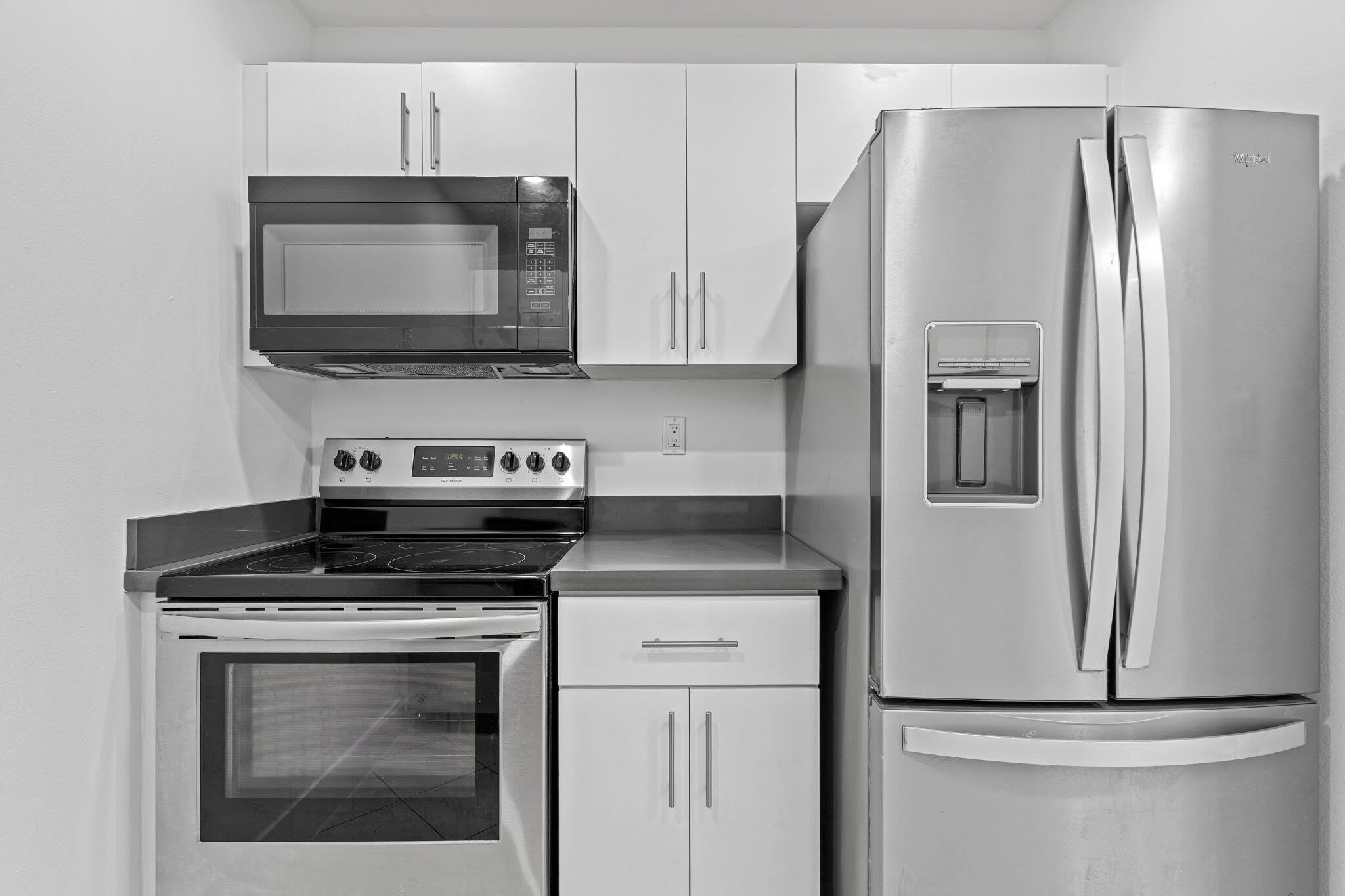 9227 SW 87th Avenue – photo 1