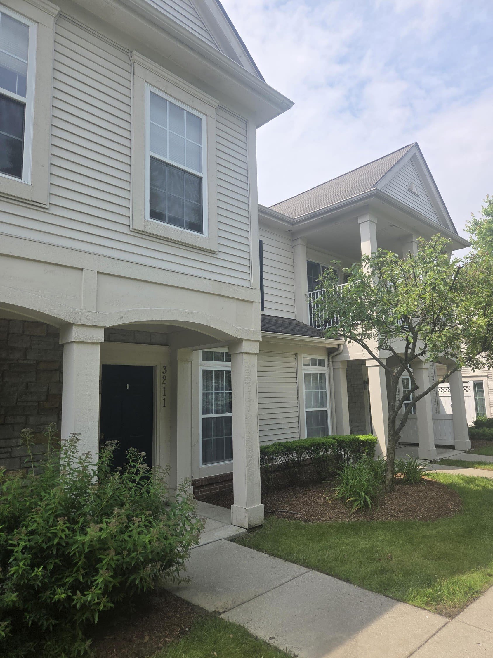 3211 Addington Drive – photo 1 of 12