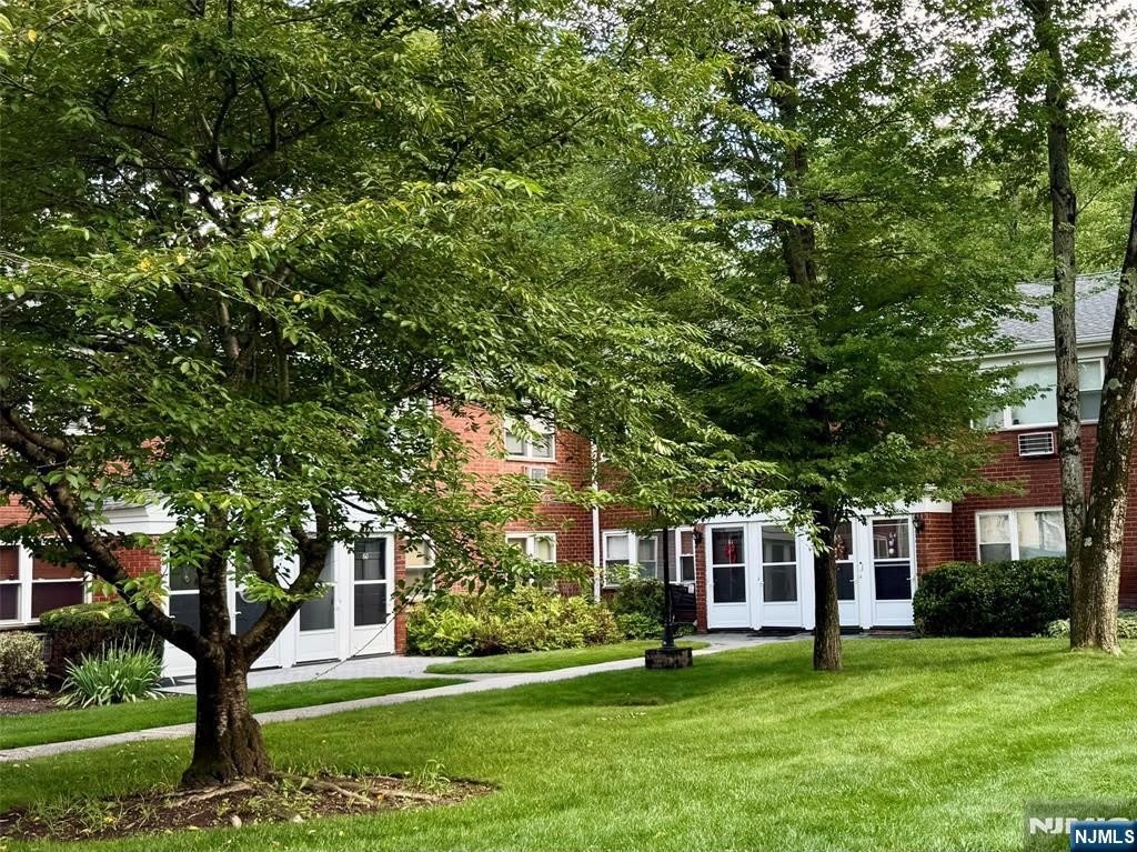 62 Regency Park – photo 1 of 12