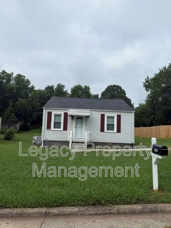 1817 Wood Avenue – photo 1
