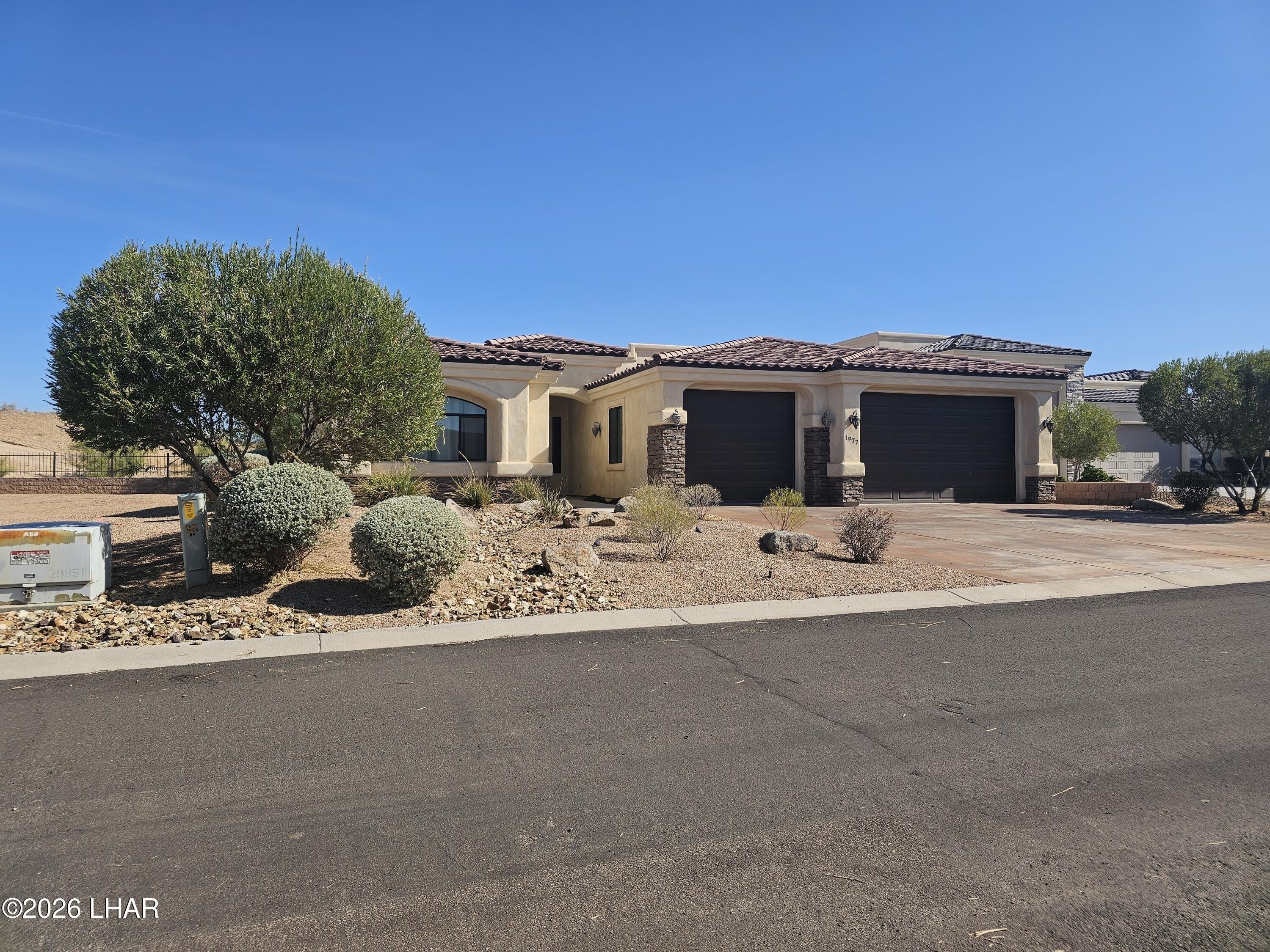 1977 E Troon Dr – photo 1 of 30