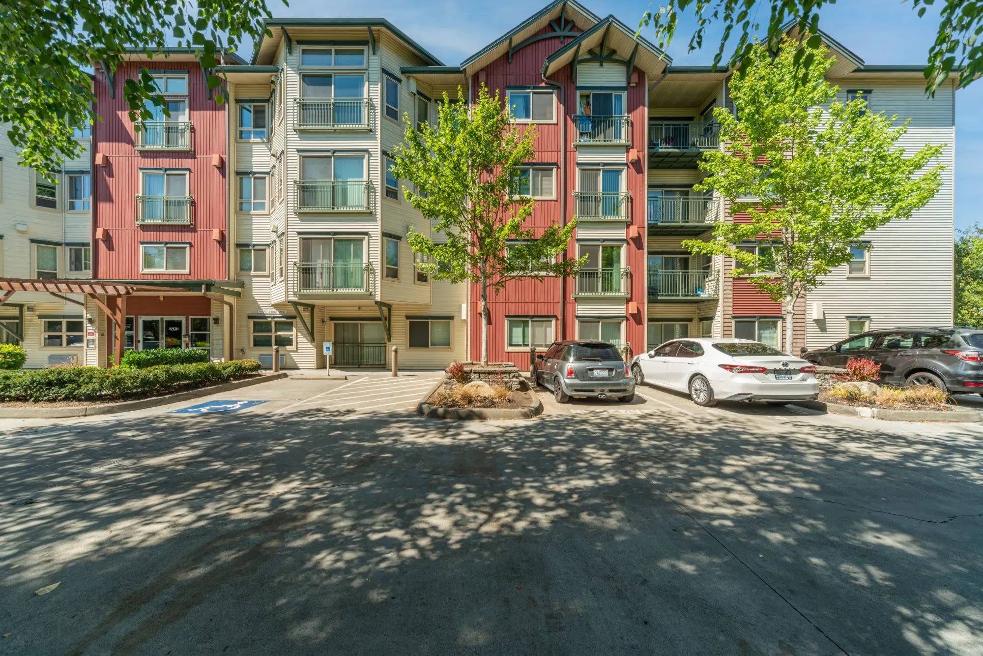 Avion Apartments – photo 1 of 20