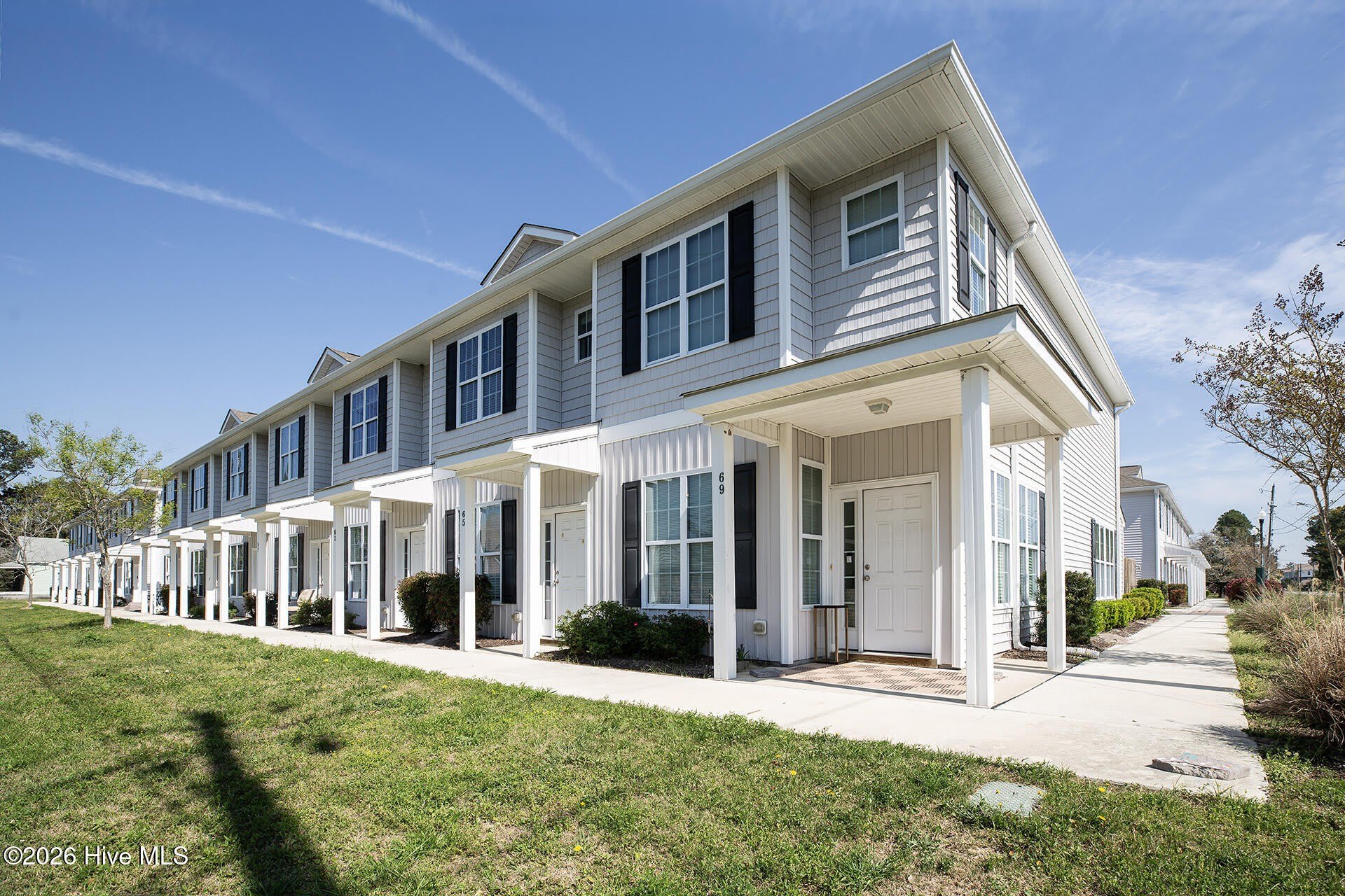 37 Dresser Lane – photo 1 of 28