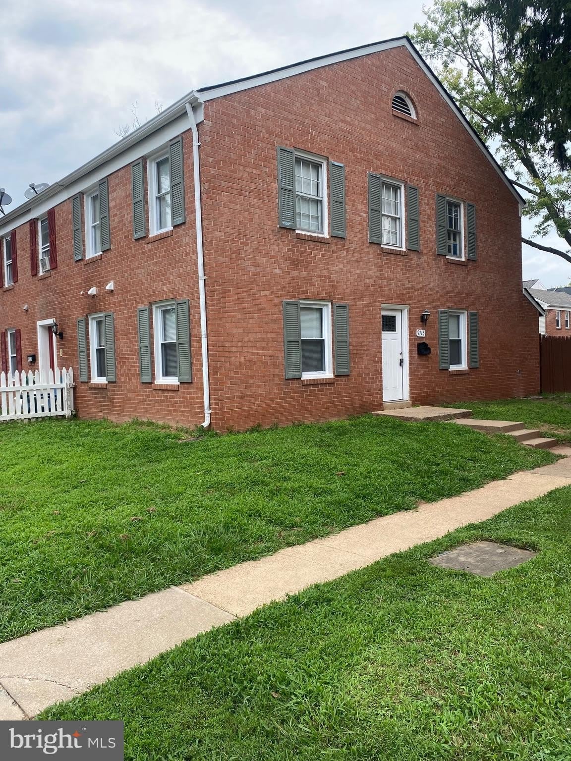 9715 PICKETT Lane – photo 1