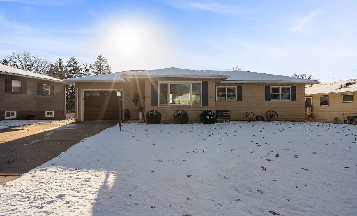 3029 Saratoga Drive – photo 1
