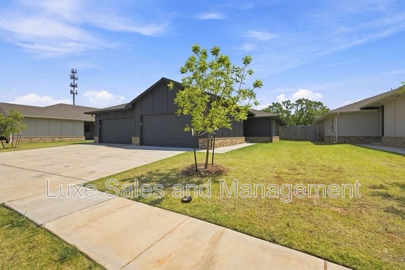 8012 NW 110th Dr. – photo 1