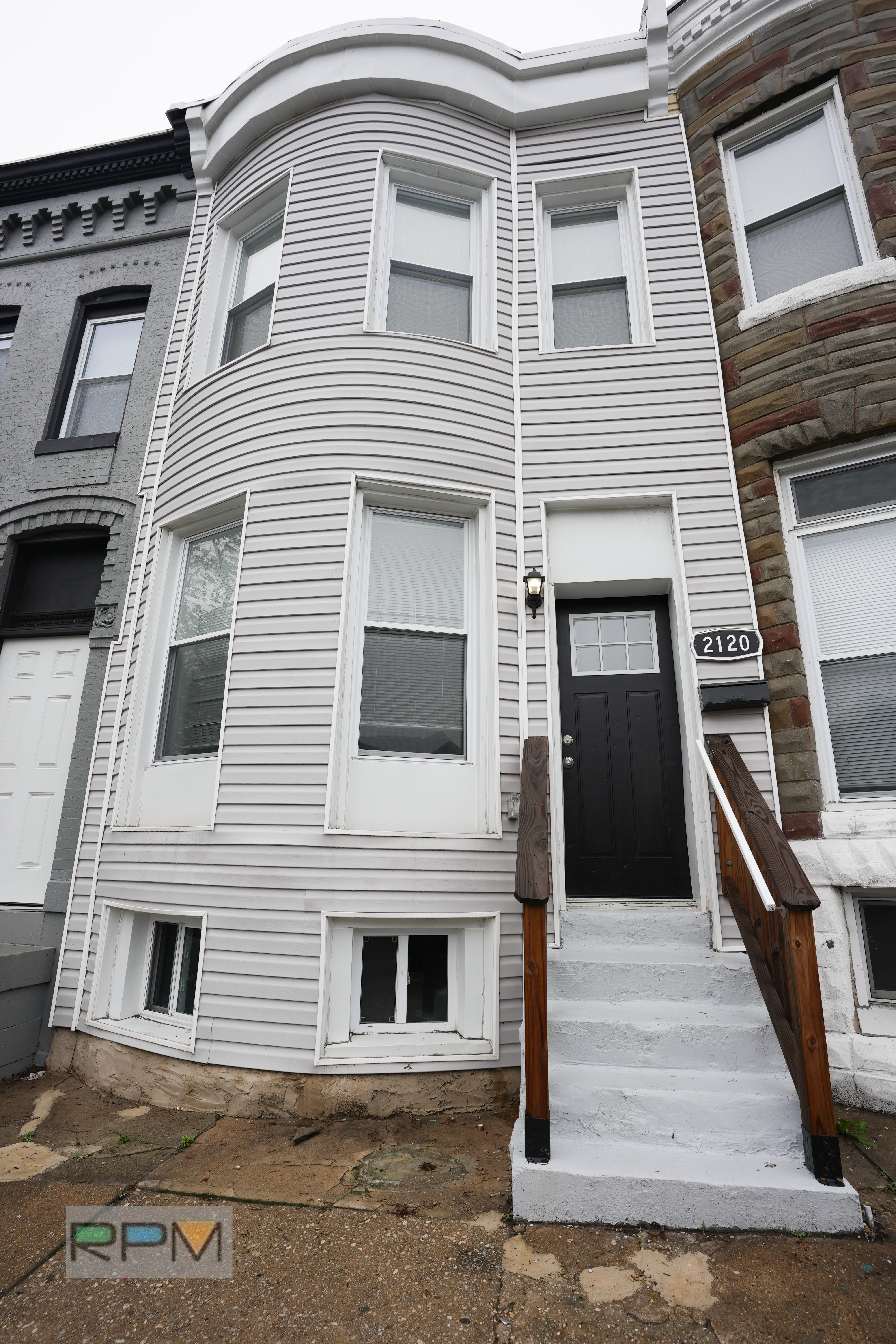 2120 N Fulton Ave – photo 1