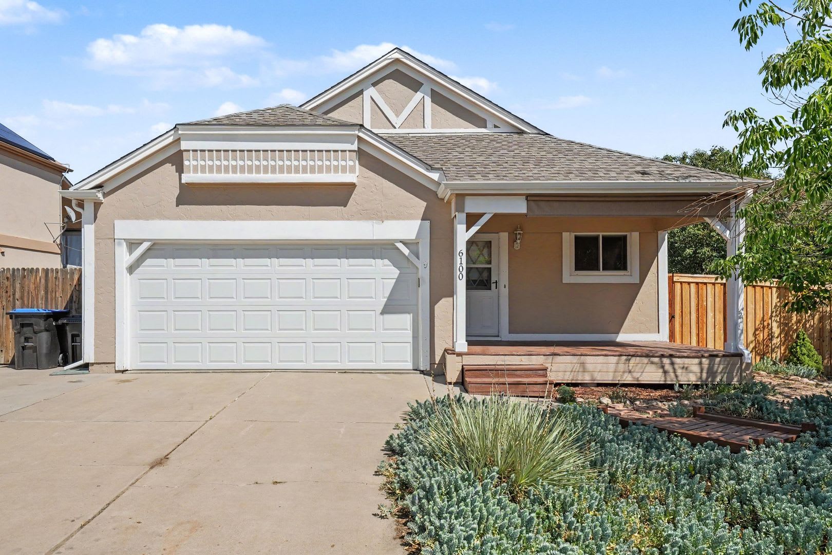 Welcome Home to Your New Arvada Home.... with fantastic outdoor space! Available NOW!! – photo 1