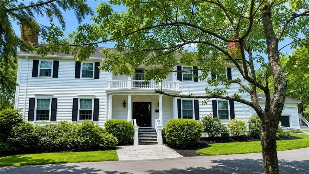 571 Bellevue Avenue – photo 1