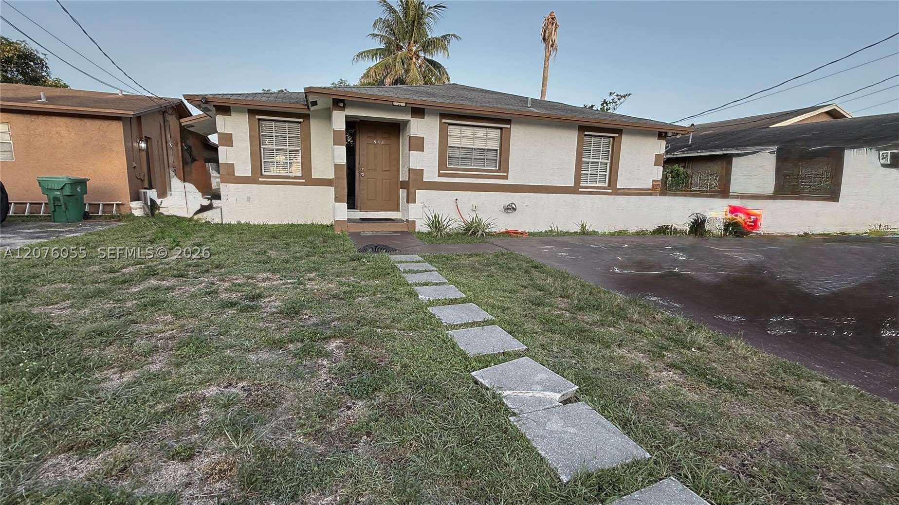 230 NW 7th Ave – photo 1