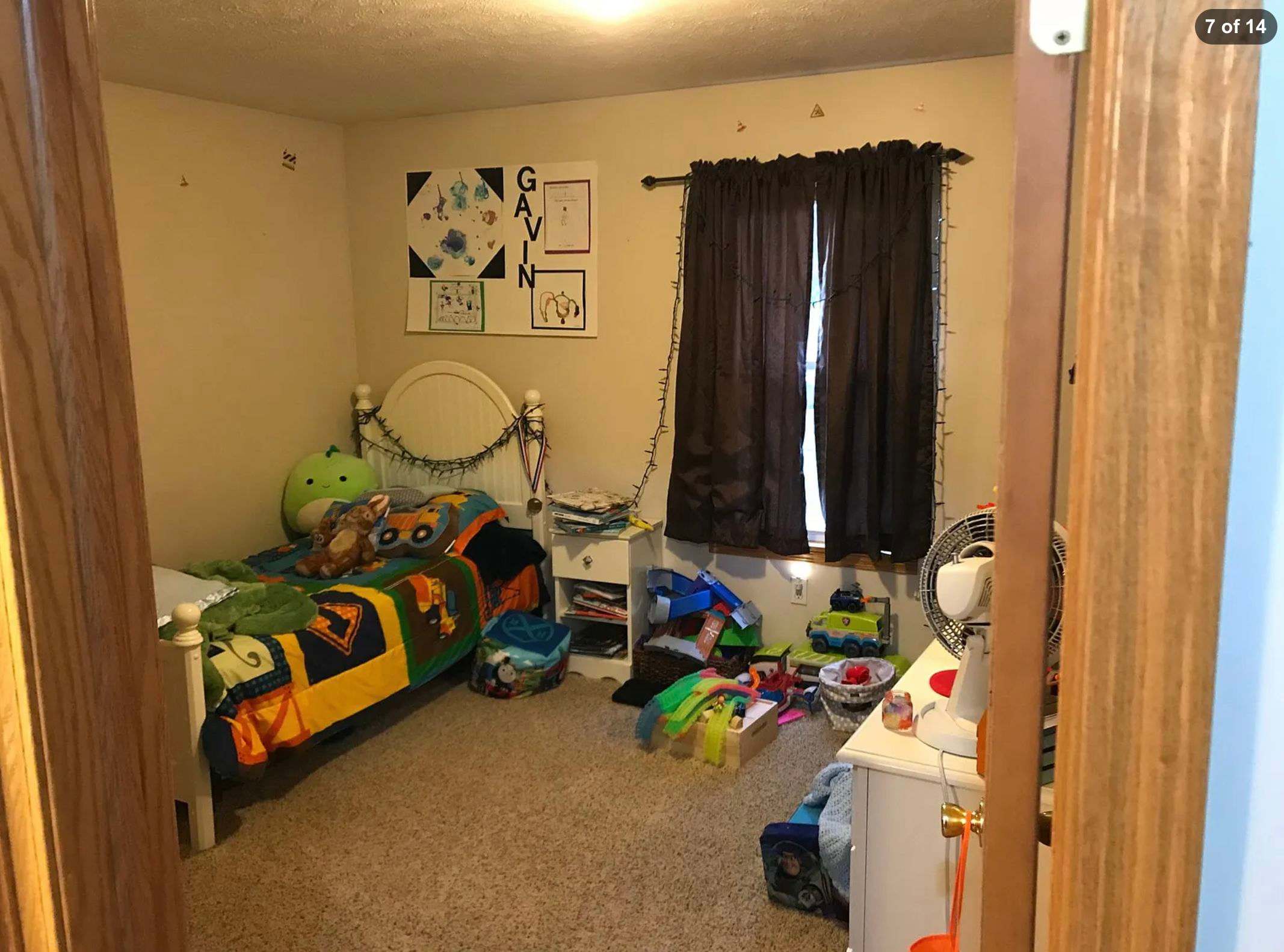 986 Vos Street – photo 1 of 9
