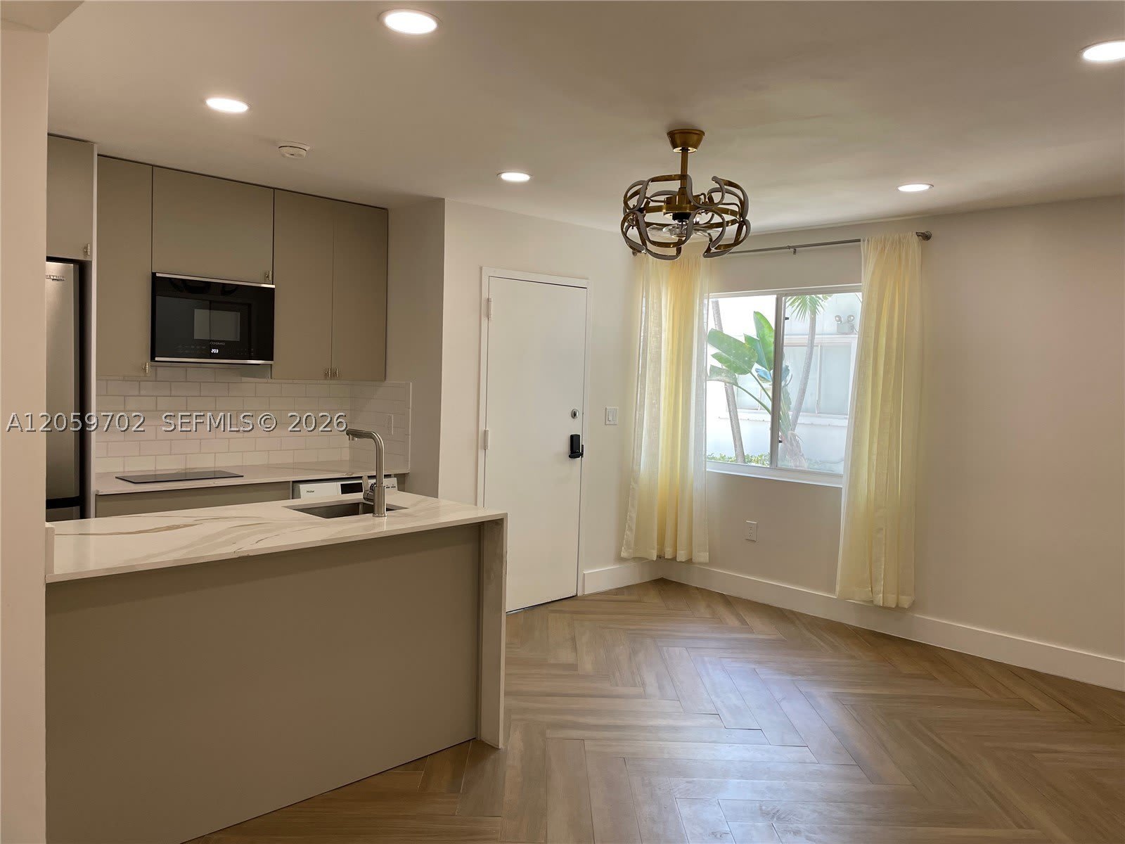 731 6th st – photo 1
