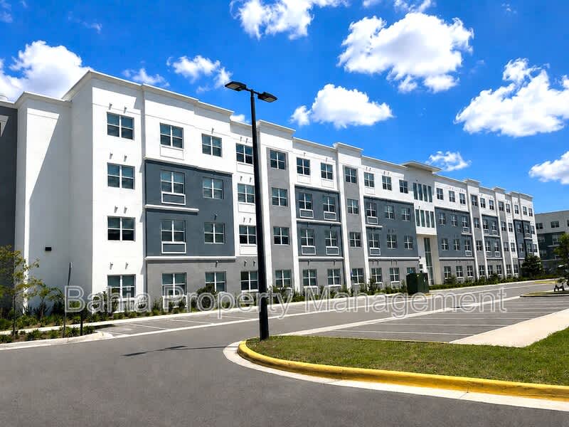 1230 Southstation Pl – photo 1 of 23