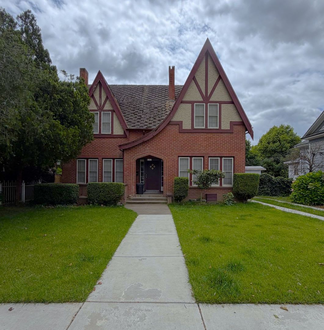 925 Lincoln Street – photo 1 of 25
