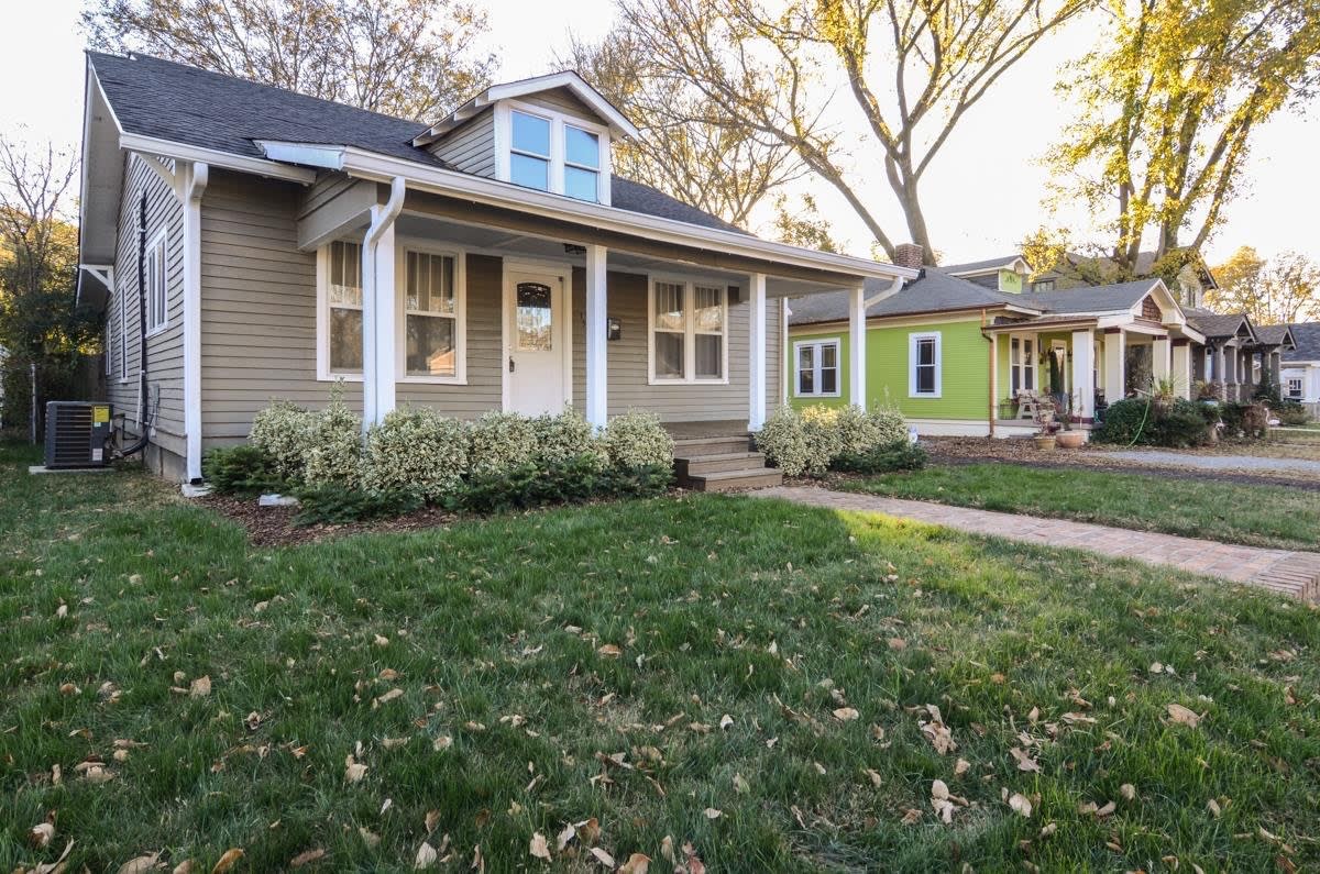 Historic Craftsman Steps Away From Eastland Park in East Nashville – photo 1
