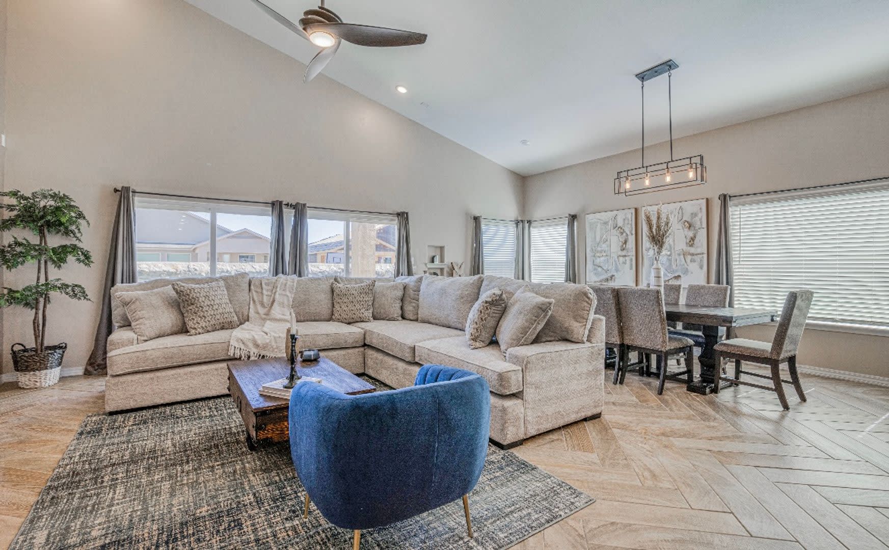 Eastside Area For Short Or Long Term Rental Completely Furnished Beautiful 4 Bed 2 5 Baths – photo 1