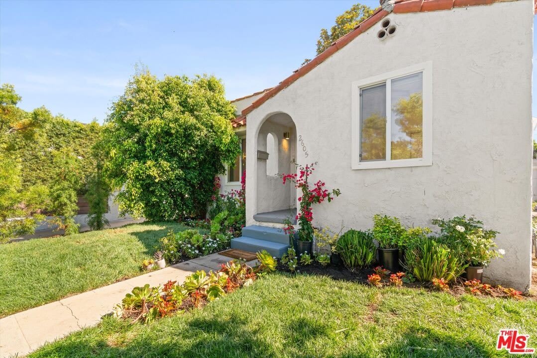 2605 28th St – photo 1