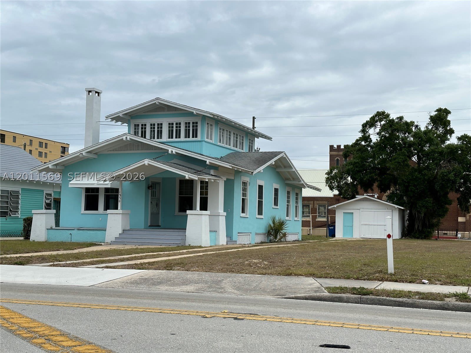 1870 Lakeview Rd – photo 1