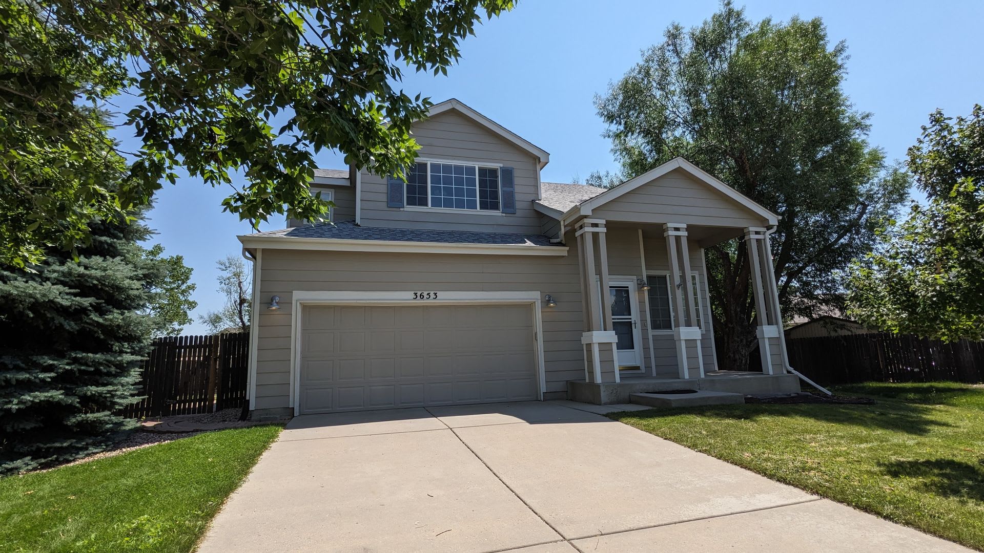 Bright 3-Bedroom Home on a Cul-de-Sac with Mountain Views – photo 1