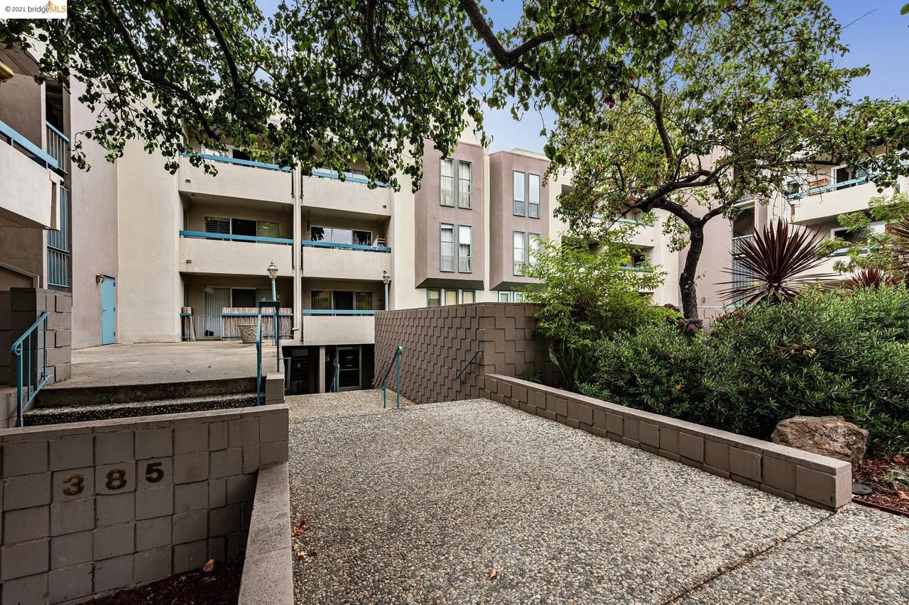 385 Jayne Ave Apt 313 – photo 1