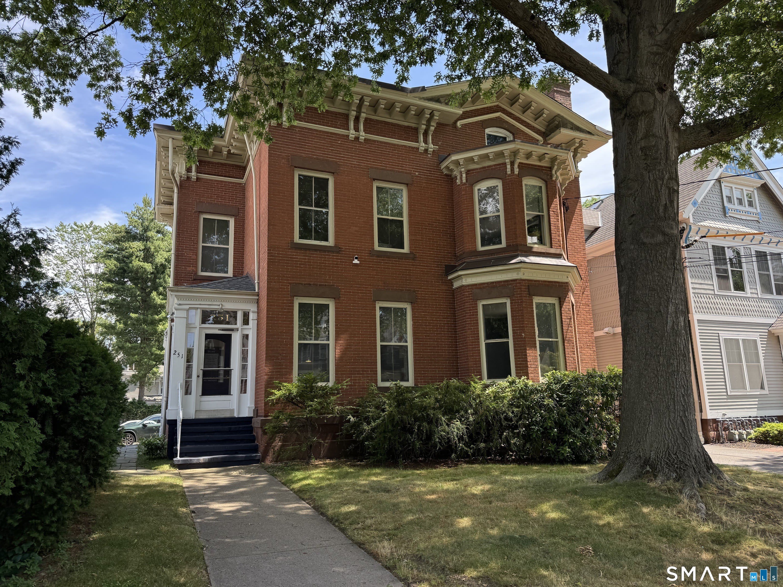 251 Edwards Street – photo 1 of 18