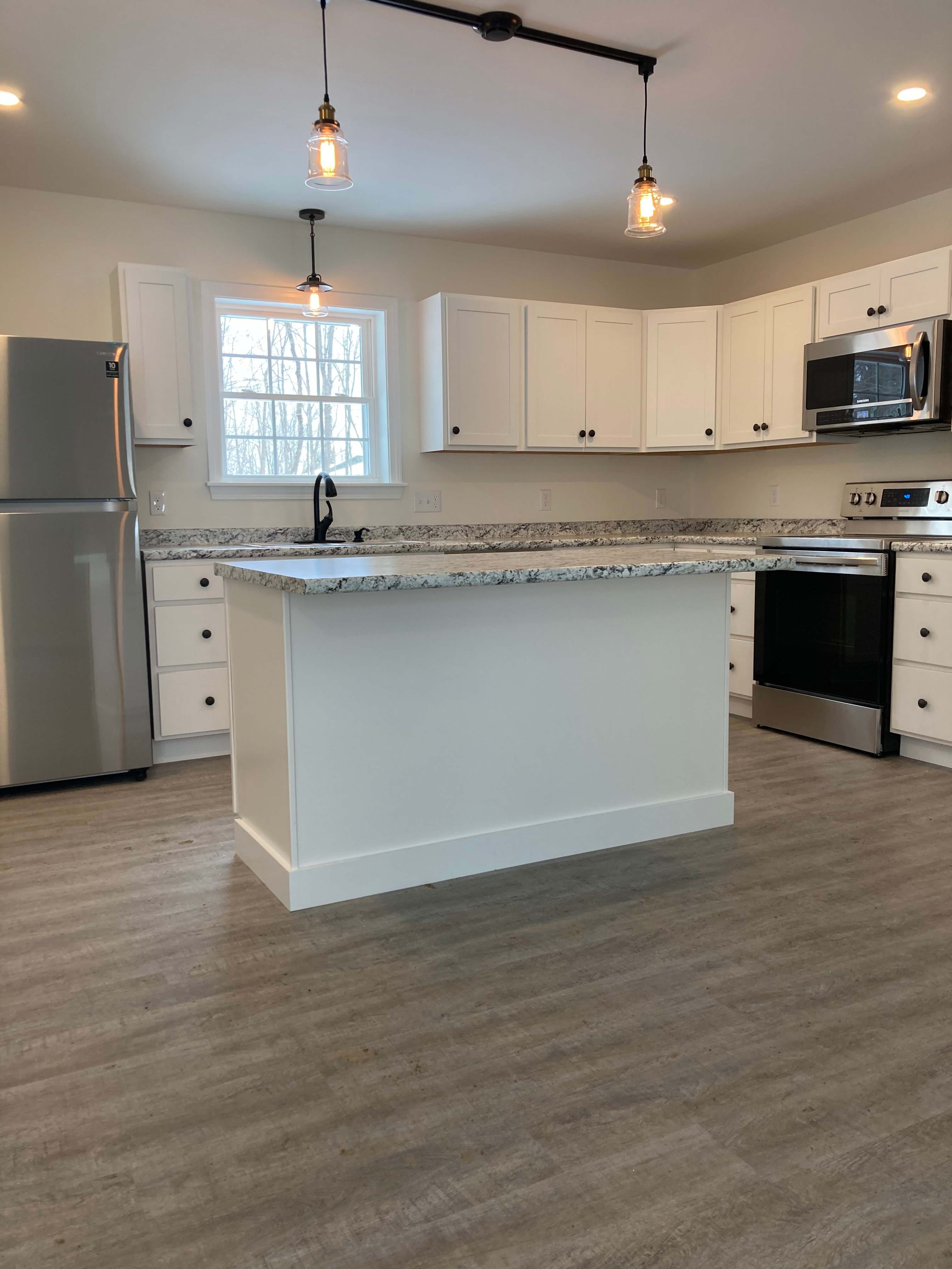 27 Maple St – photo 1 of 8