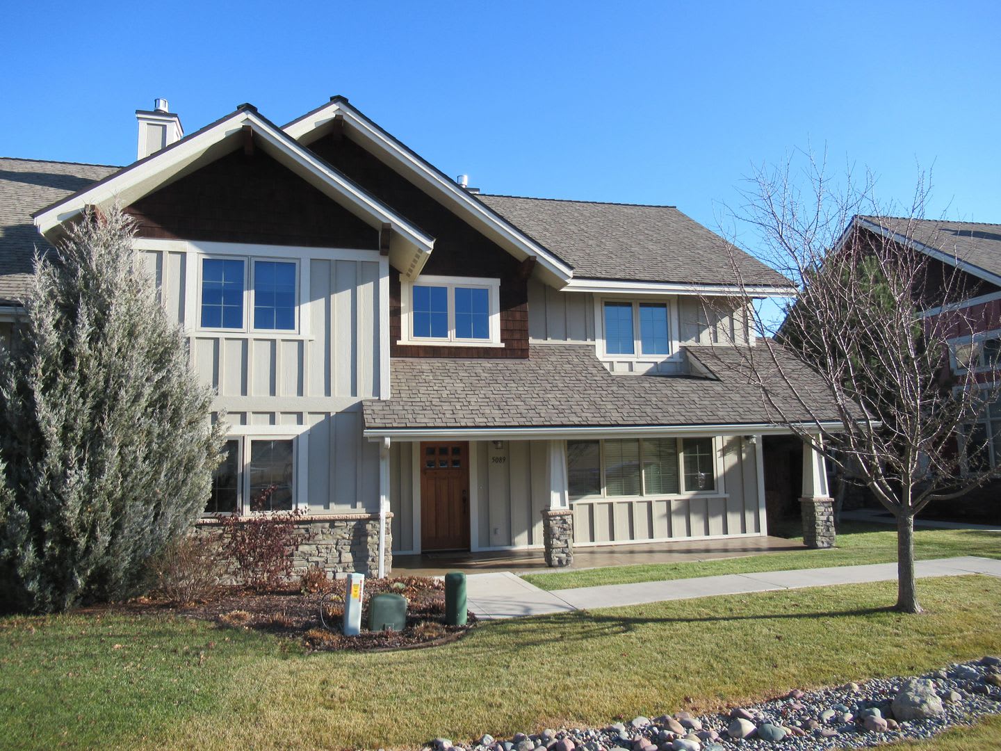 2 Bed 2 5 Bath Furnished River Lakes Townhouse – photo 1 of 24
