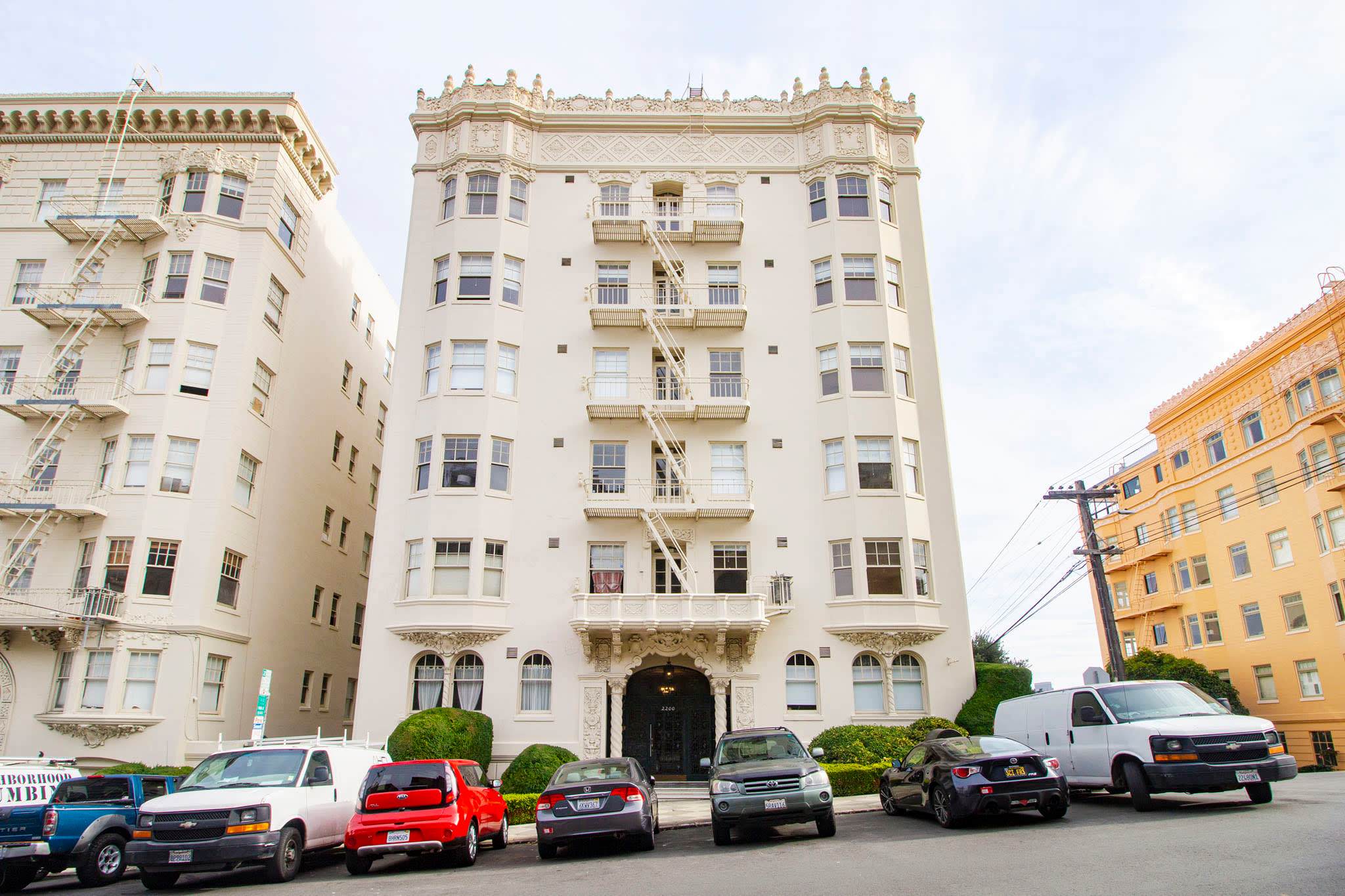 2200 Leavenworth Street – photo 1