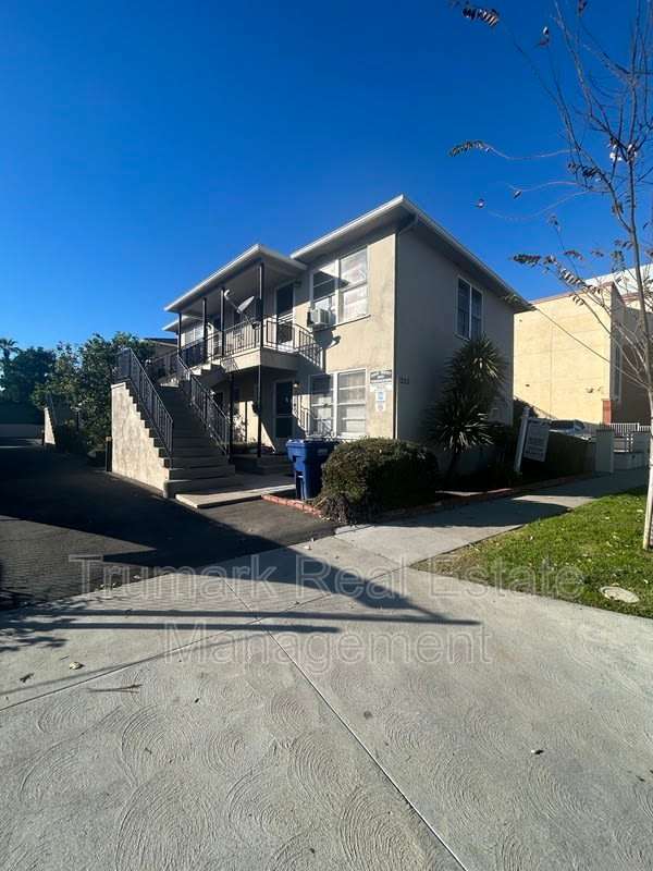 1253 S Glendale Ave – photo 1 of 10
