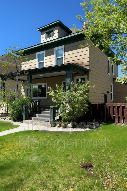 913 5th Ave N – photo 1