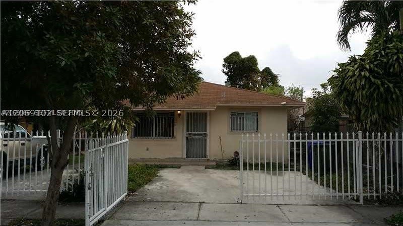 1336 NW 25th St – photo 1