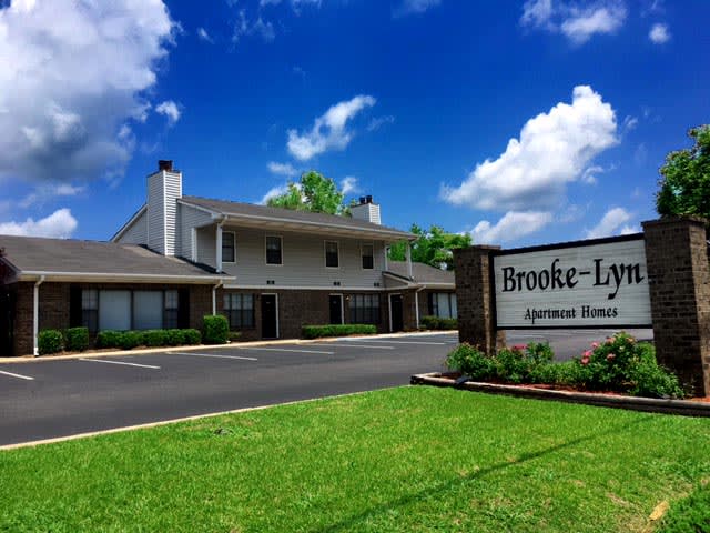 Brooke Lyn Apartments – photo 1 of 2